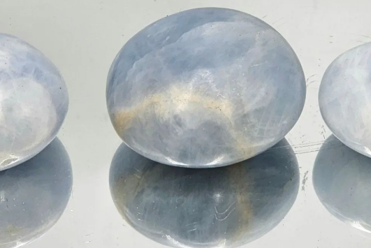 Crystal Palm Stone - Blue Calcite