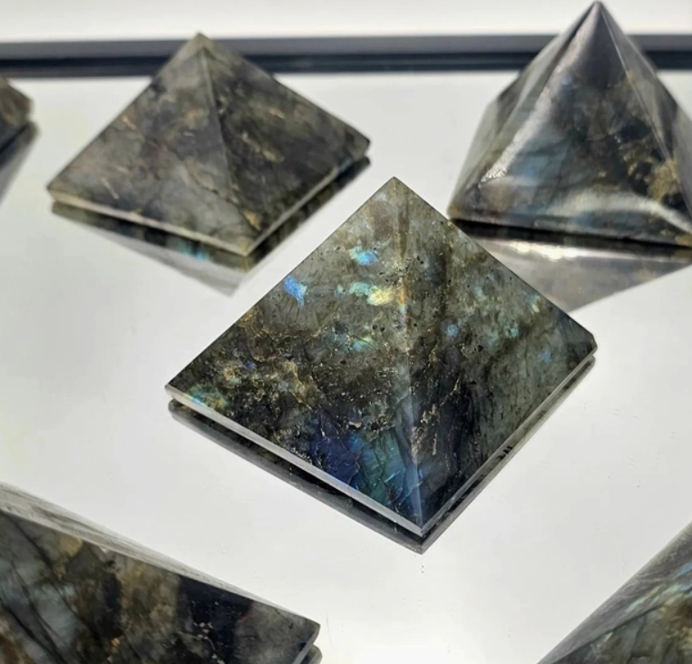 Crystal Pyramid - Labradorite