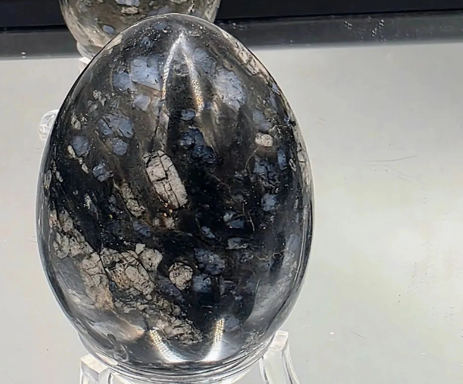 Crystal Egg - Que Sera