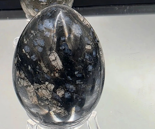 Crystal Egg - Que Sera