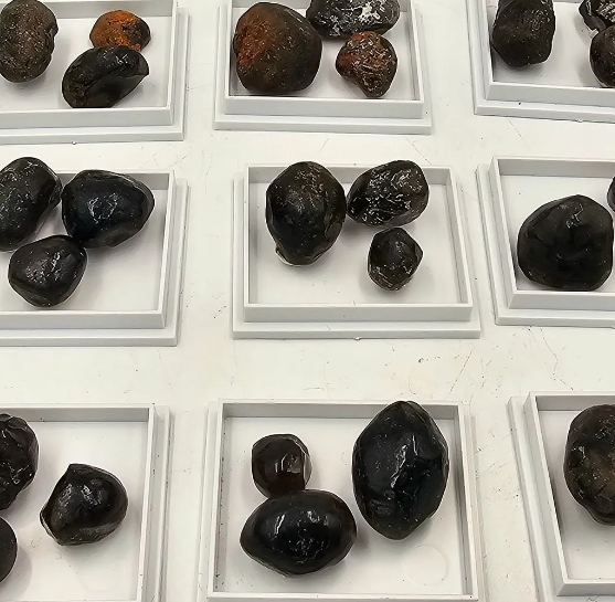 Crystals - Polished Tumble Stones - Apache Tears