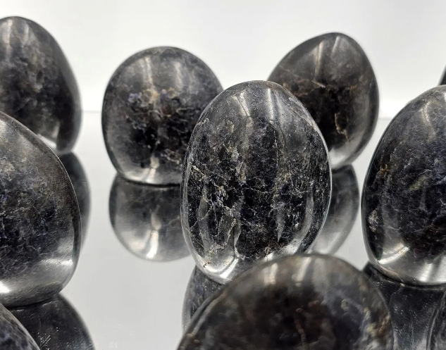 Crystals - Freeform - Iolite