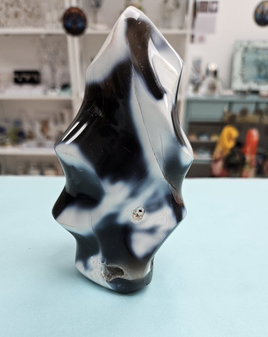 Crystals - Flames - Orca Agate