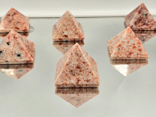 Crystals - Pyramid - Sunstone Moonstone