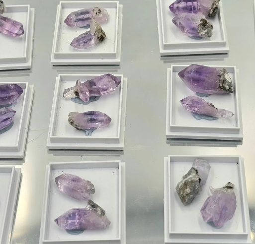 Crystals - Specimen Display - Amethyst Vera Cruz Point